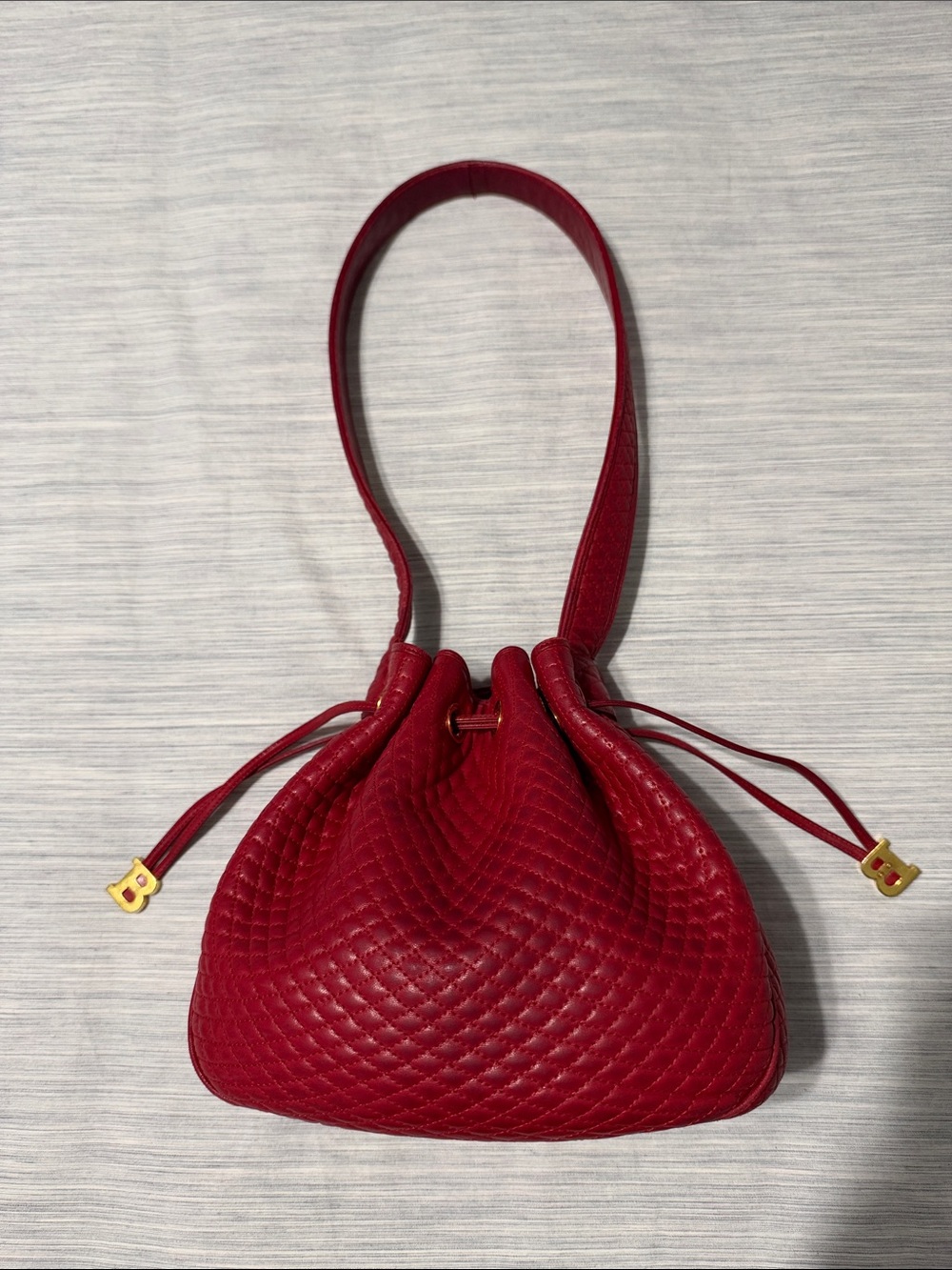 VTG BALLY Red Quilted Leather Bucket Dumpling Drawstring Made in Italy Bag